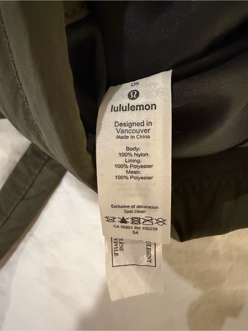 lululemon on my level 20l Dark Olive tote gold hardware - Picture 4 of 5